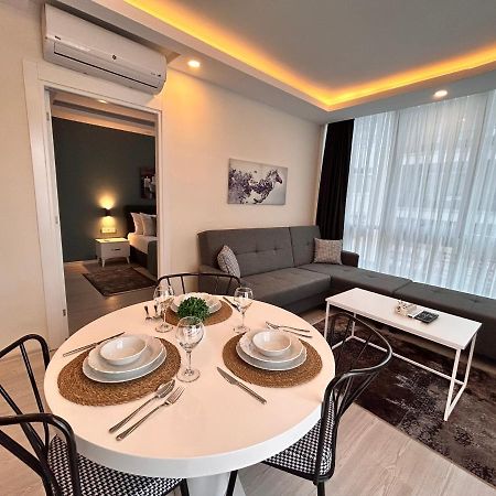 Hadrians Tower Aparthotel Анталия Екстериор снимка