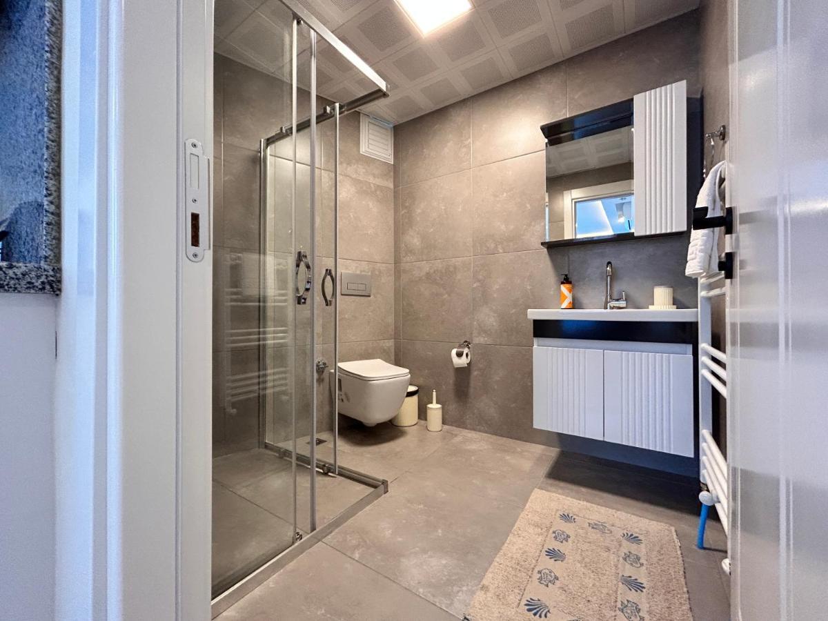 Hadrians Tower Aparthotel Анталия Екстериор снимка