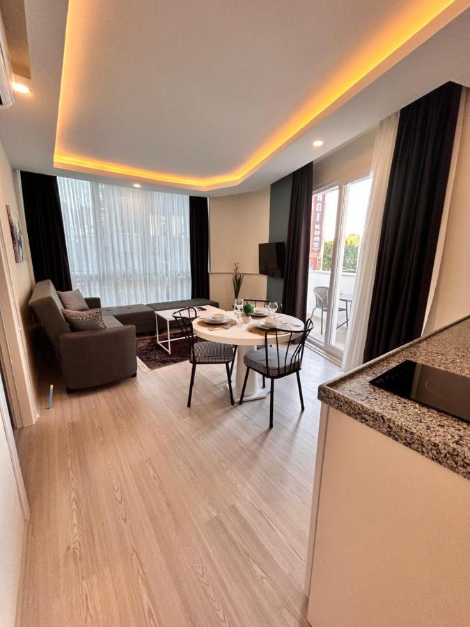 Hadrians Tower Aparthotel Анталия Екстериор снимка