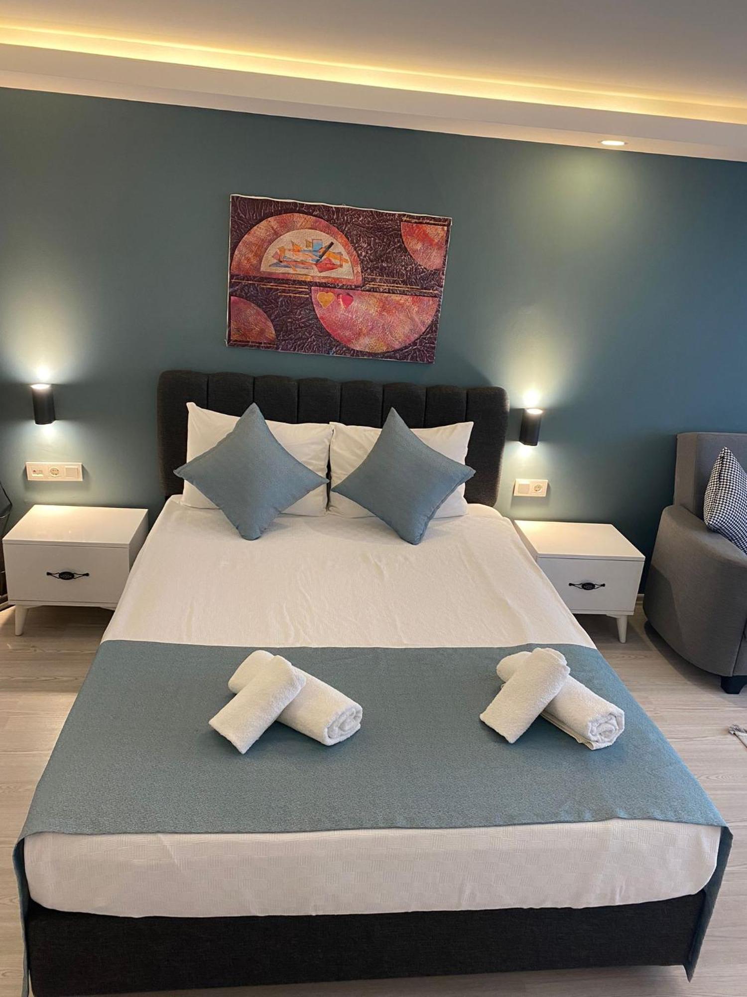 Hadrians Tower Aparthotel Анталия Екстериор снимка