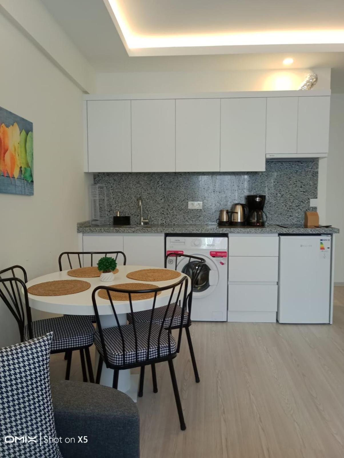 Hadrians Tower Aparthotel Анталия Екстериор снимка