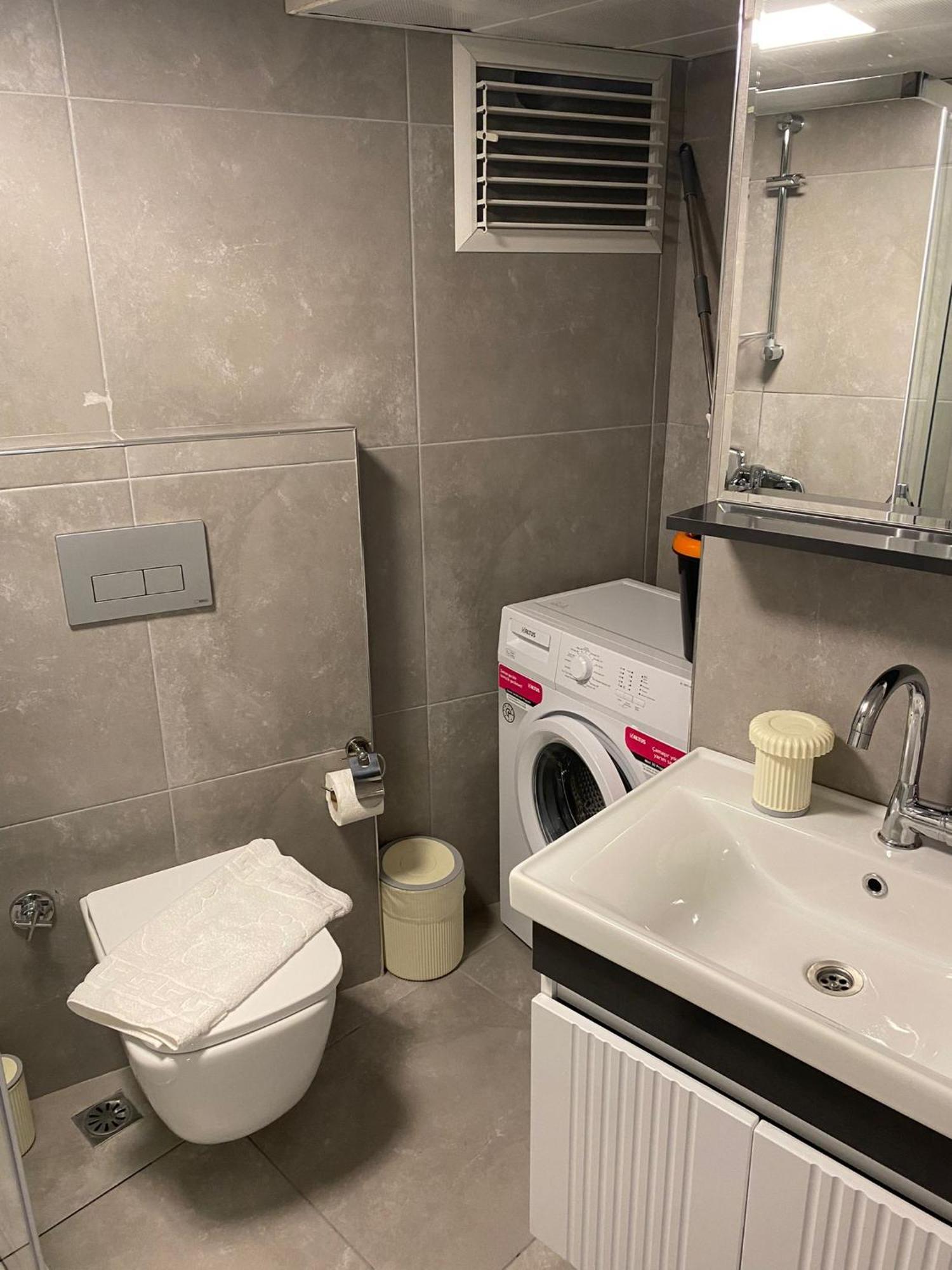 Hadrians Tower Aparthotel Анталия Екстериор снимка