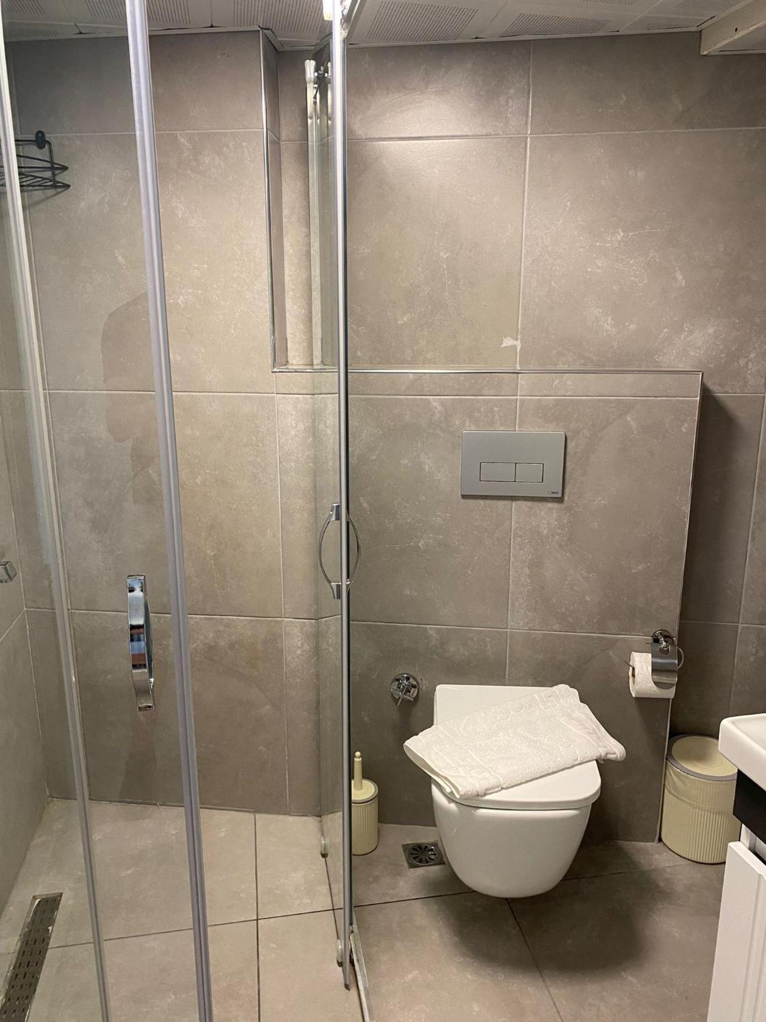 Hadrians Tower Aparthotel Анталия Екстериор снимка
