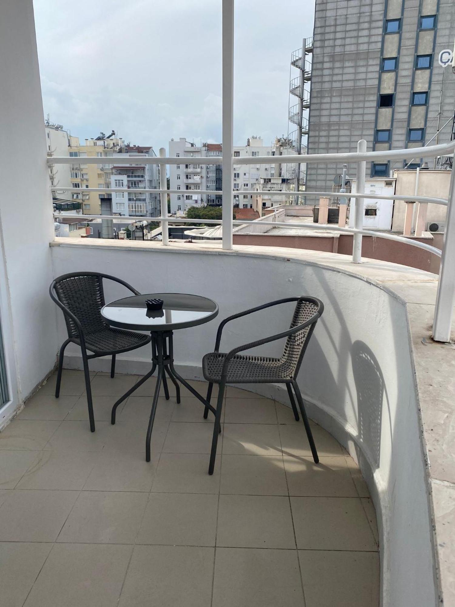 Hadrians Tower Aparthotel Анталия Екстериор снимка