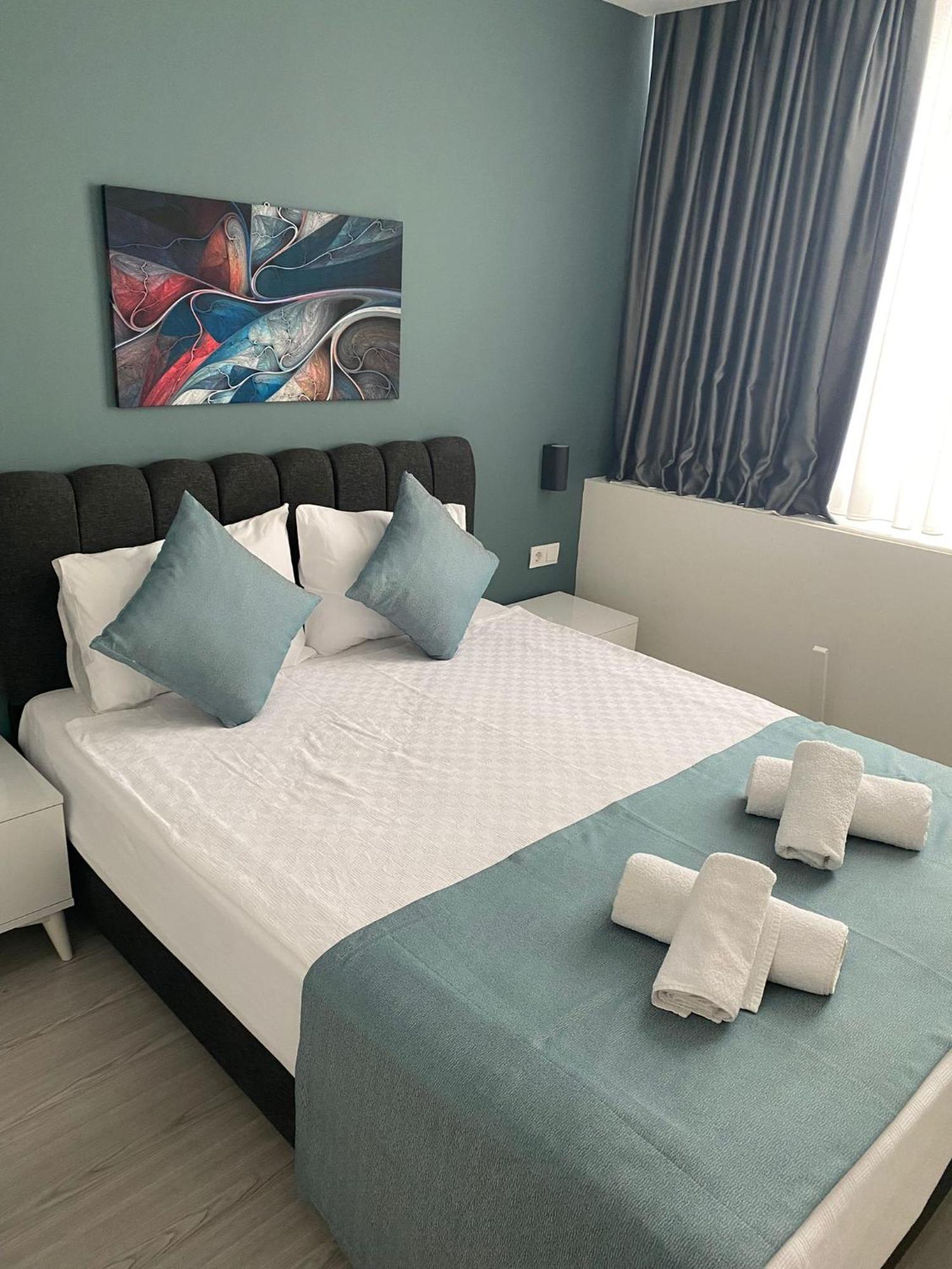 Hadrians Tower Aparthotel Анталия Екстериор снимка