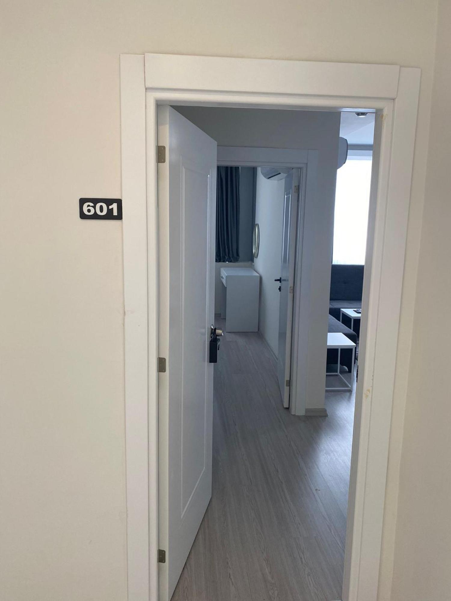 Hadrians Tower Aparthotel Анталия Екстериор снимка