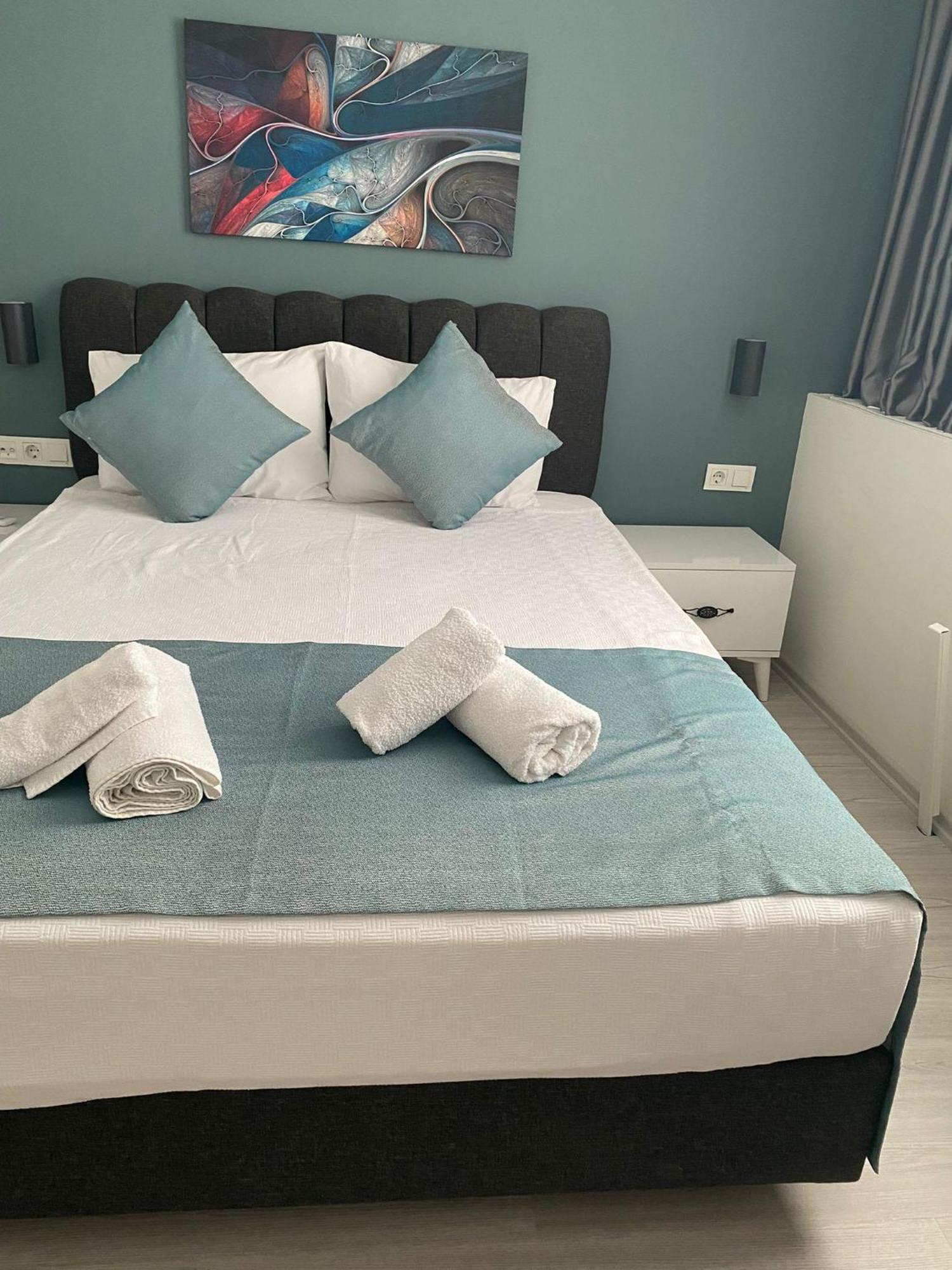 Hadrians Tower Aparthotel Анталия Екстериор снимка